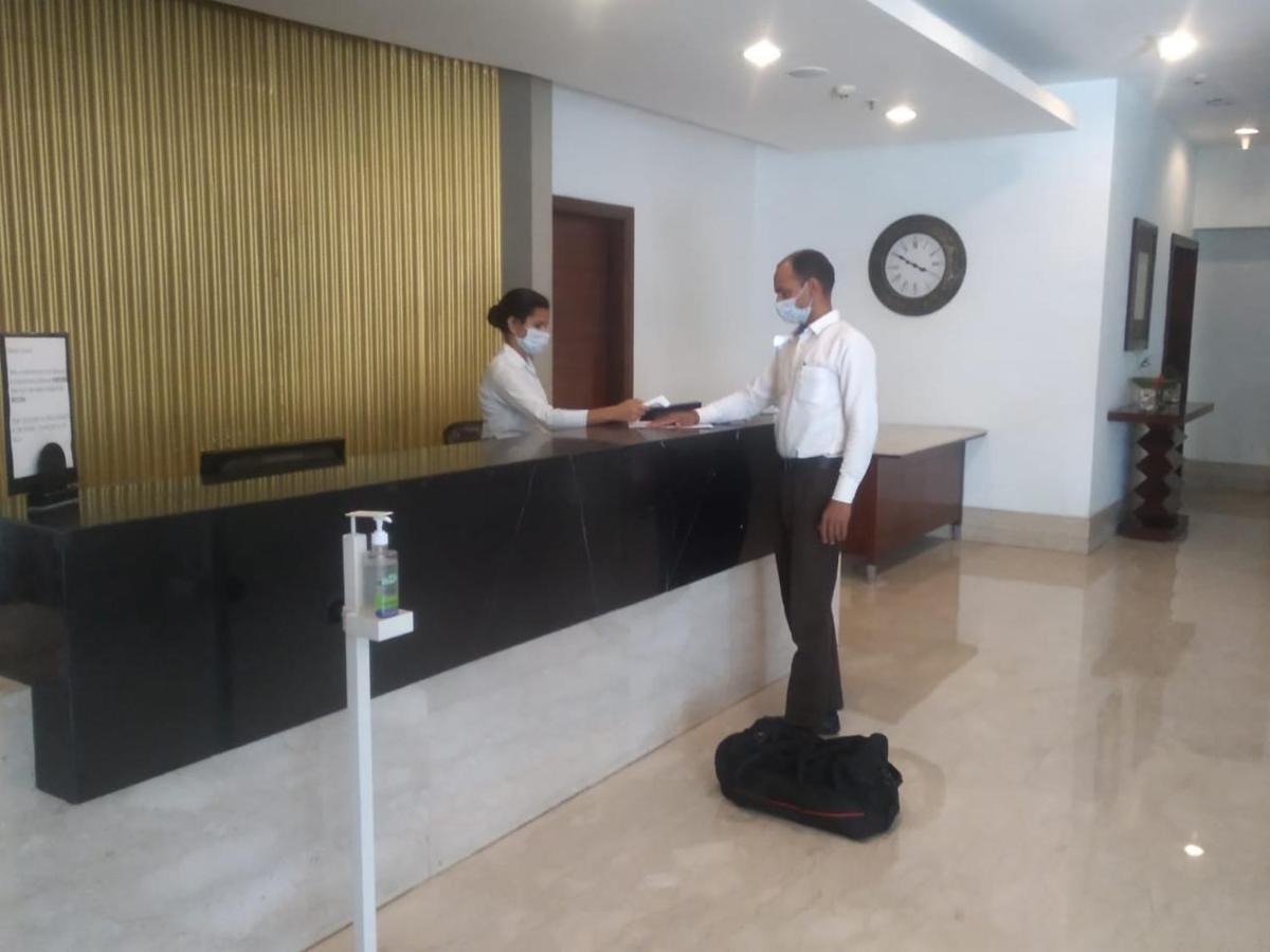 פנצ'קולה The Golden Plaza Hotel מראה חיצוני תמונה