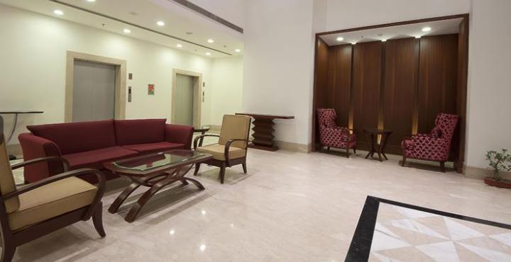 פנצ'קולה The Golden Plaza Hotel מראה חיצוני תמונה