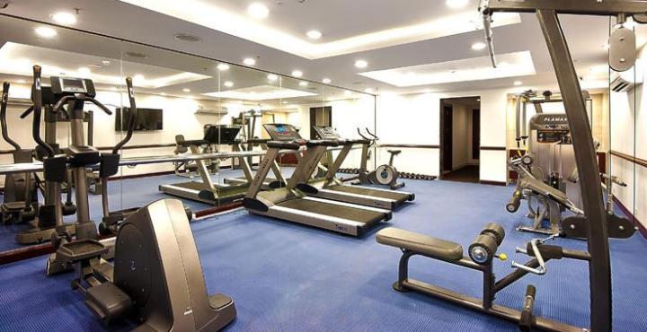 פנצ'קולה The Golden Plaza Hotel מראה חיצוני תמונה