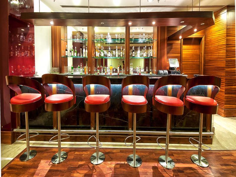 פנצ'קולה The Golden Plaza Hotel מראה חיצוני תמונה