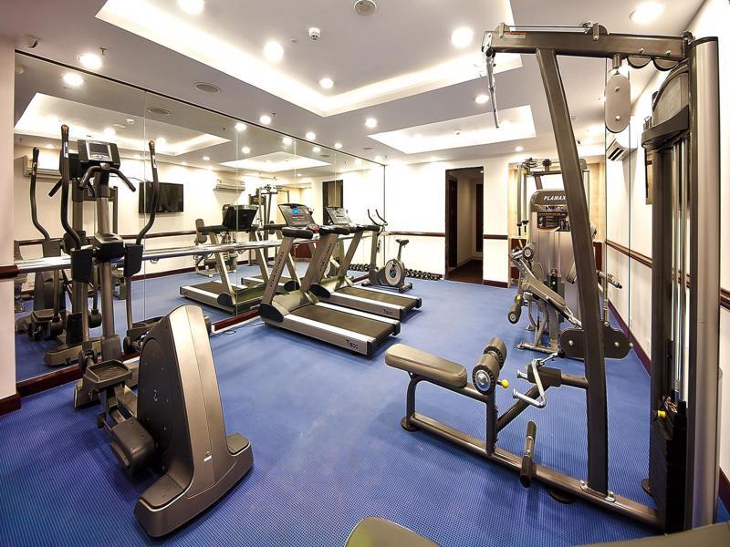 פנצ'קולה The Golden Plaza Hotel מראה חיצוני תמונה