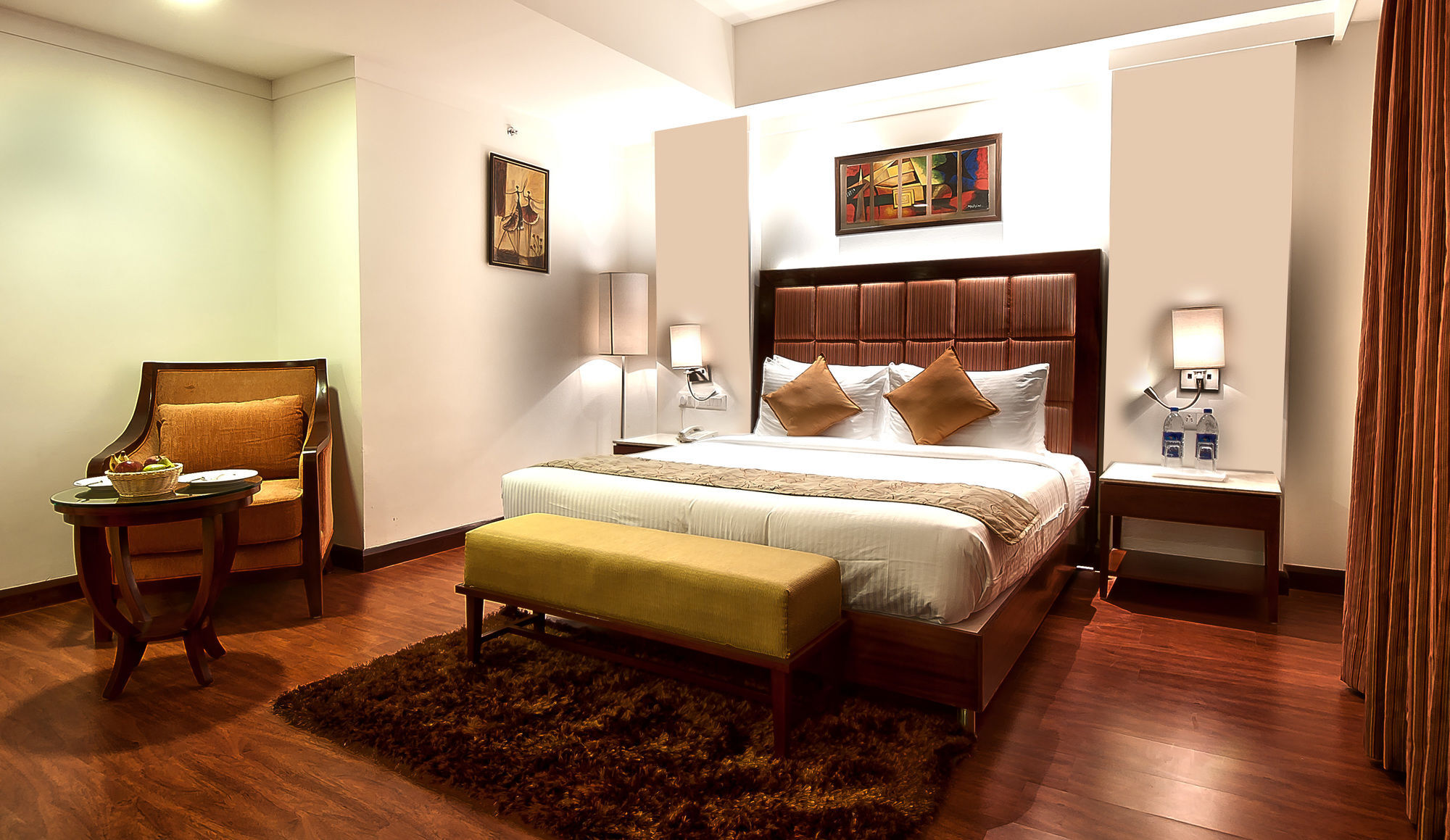 פנצ'קולה The Golden Plaza Hotel מראה חיצוני תמונה
